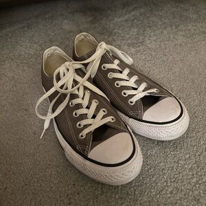 Converse Women’s 8.5 Sneakers
